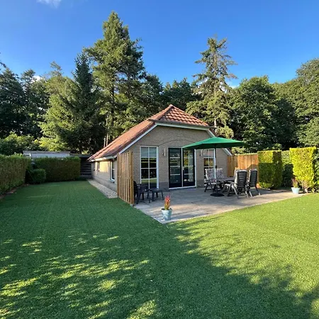 In Aan De Rand Het Bos Lunteren
