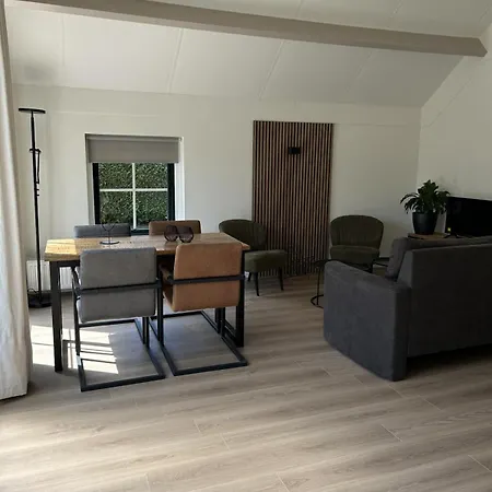 In Aan De Rand Het Bos Lunteren