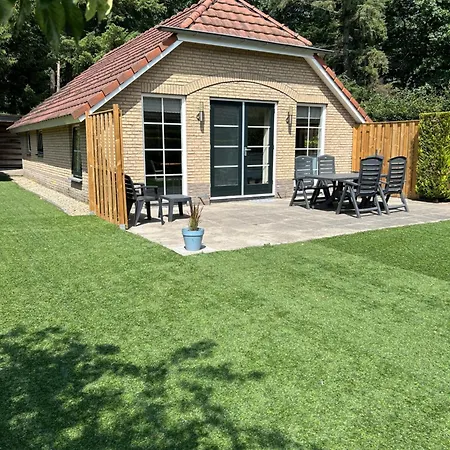 In Aan De Rand Het Bos Vakantiehuis *