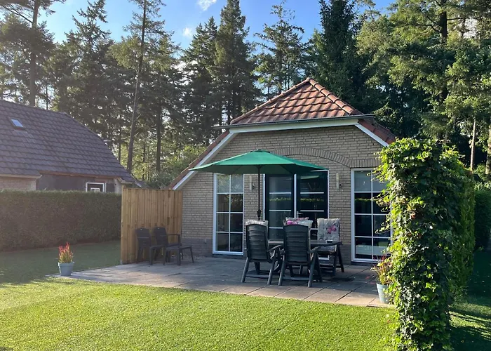 In Aan De Rand Het Bos Semesterbostad