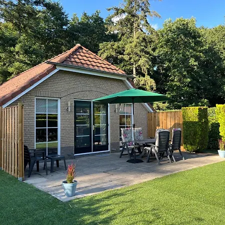 Сasa de vacaciones In Aan De Rand Het Bos